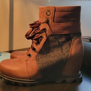 Sorel Women's Joan of Arctic Wedge III Lexie Boot — SIZE 8